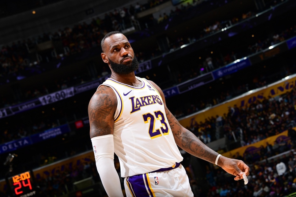 九游娱乐网站-湖人队客场比赛以分优势力克篮网队的简单介绍