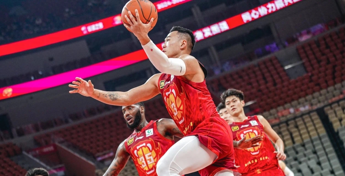 福建队在比赛中取得重要胜利，实力有所提升