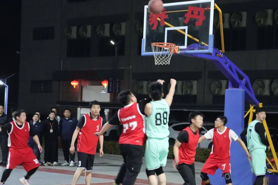 包含欢呼雀跃!职业篮球赛场上球员的精湛传球技术的词条 包含欢呼雀跃!职业篮球赛场上球员的精湛传球技术的词条