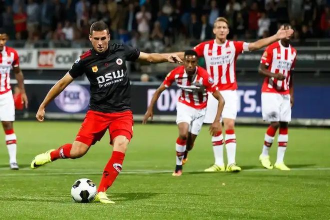 关于埃因霍温险胜晋级,实力势不可挡风头劲的信息 关于埃因霍温险胜晋级,实力势不可挡风头劲的信息