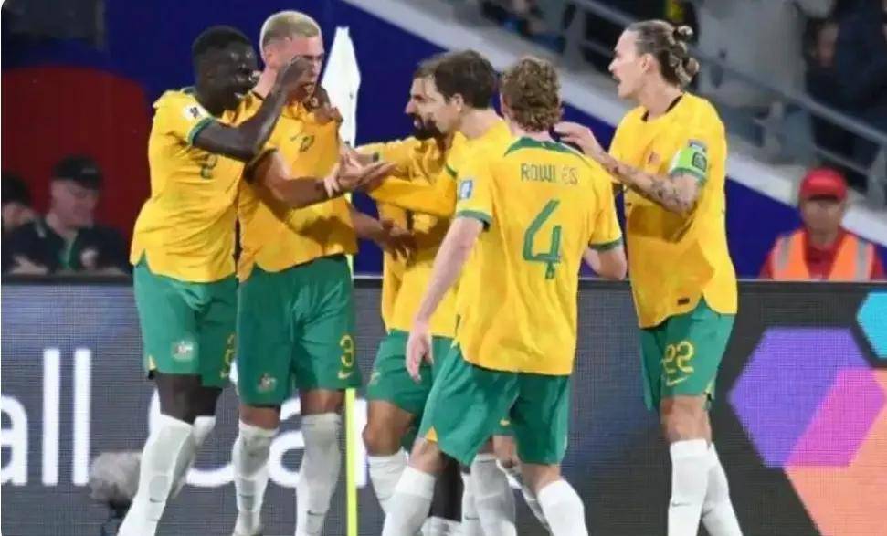 澳大利亚球队赢得关键胜利，成功晋级四强