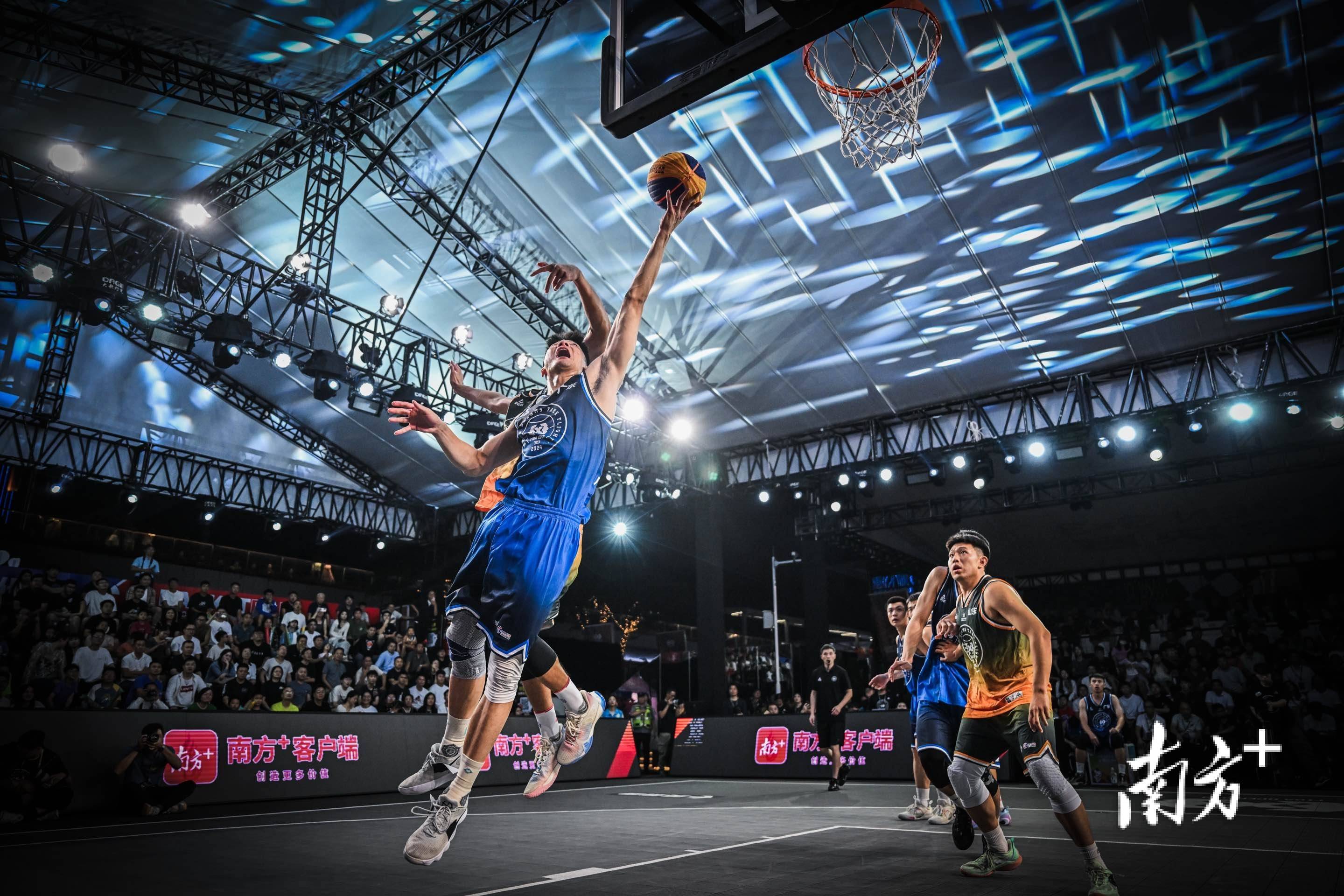 九游体育官方入口-篮球比赛现场热闹非凡，球迷狂热不可抑制！的简单介绍