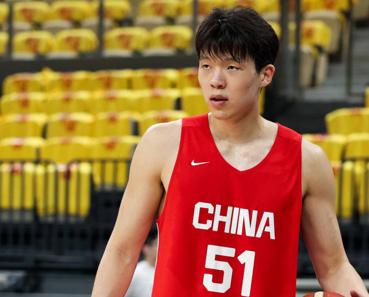 青海男篮豪取胜利，排名上升，积极备战的简单介绍