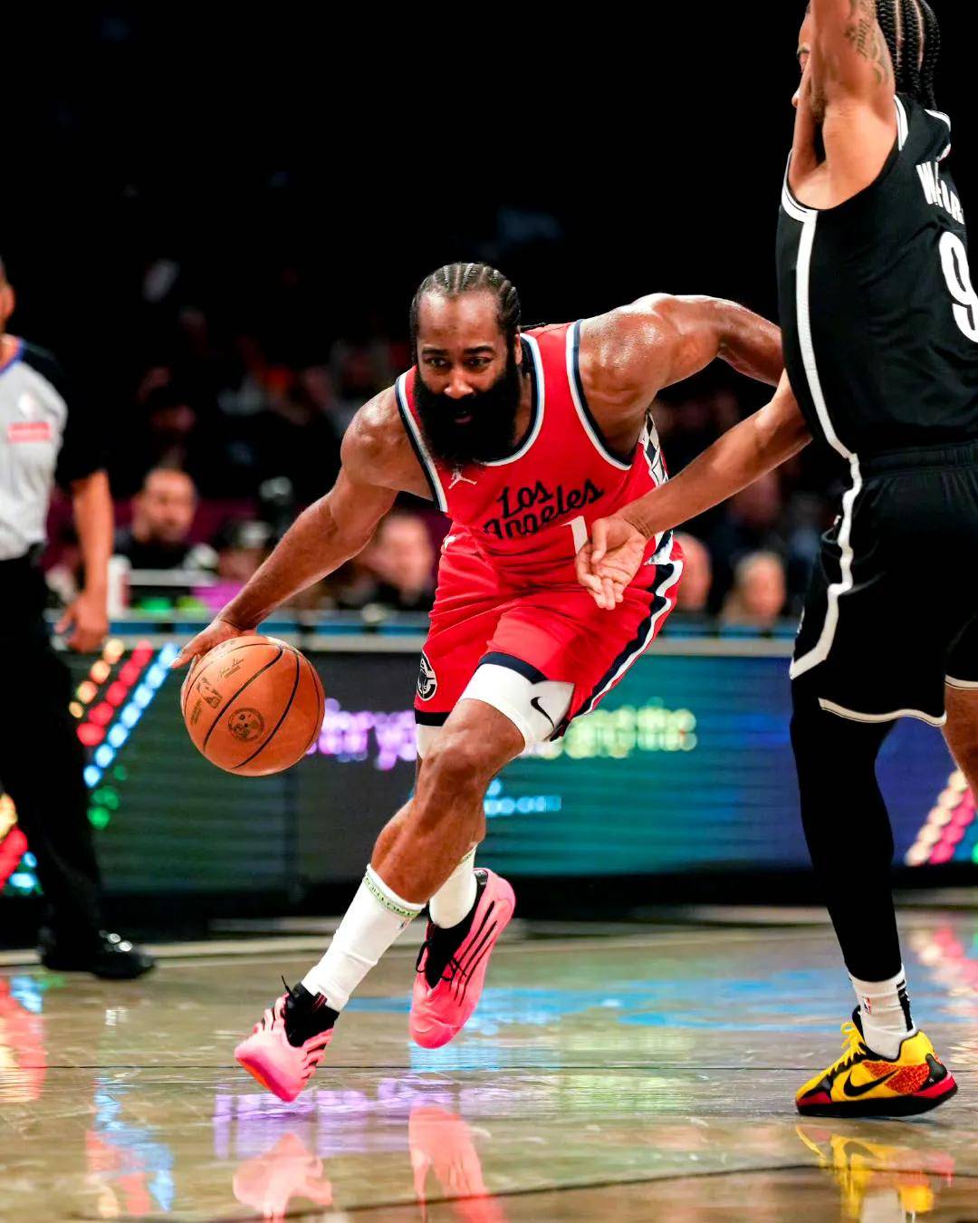 哈登关键时刻发威,篮网逆转战绩 哈登关键时刻发威,篮网逆转战绩