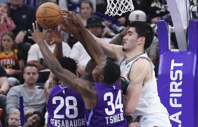 猛龙主场痛击骑士,灰熊不敌爵士的简单介绍 猛龙主场痛击骑士,灰熊不敌爵士的简单介绍