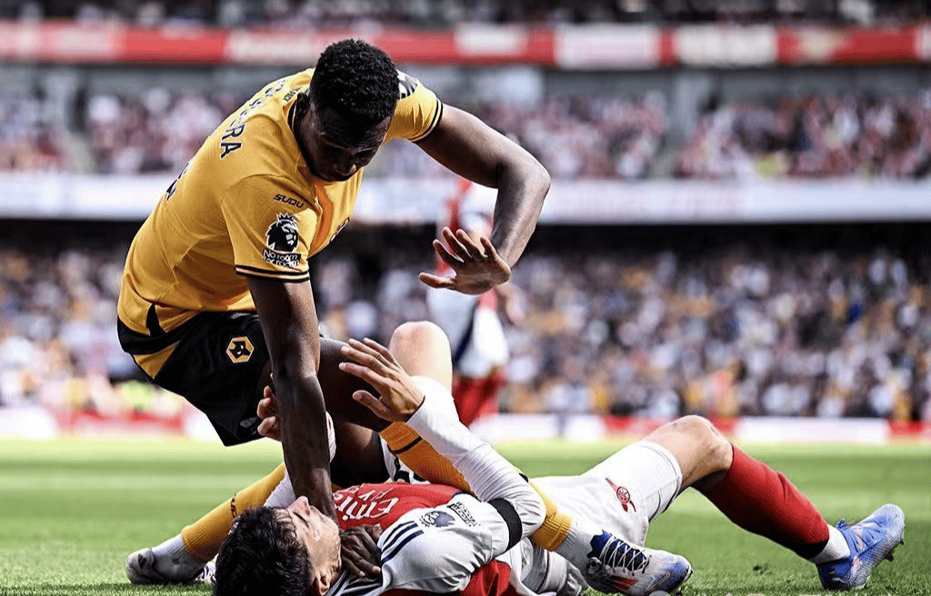 包含英超劲旅阿森纳足球俱乐部披荆斩棘的词条 包含英超劲旅阿森纳足球俱乐部披荆斩棘的词条