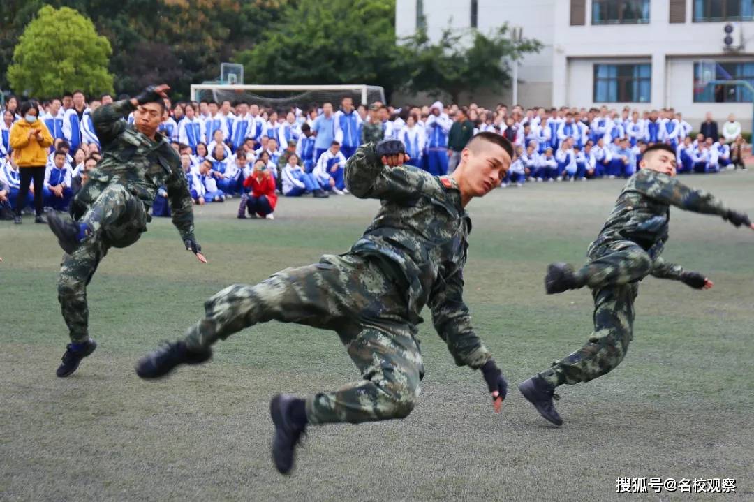 包含足坛豪杰策马踏沙场,英姿飒爽再战功名的词条 包含足坛豪杰策马踏沙场,英姿飒爽再战功名的词条
