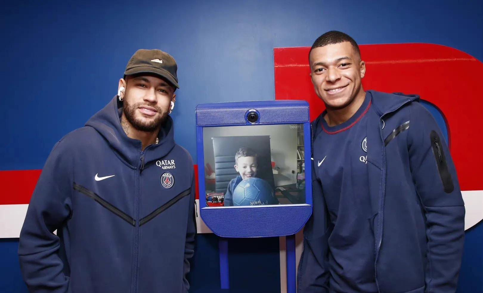 关于内马尔再受伤，巴黎遇人生大考验的信息