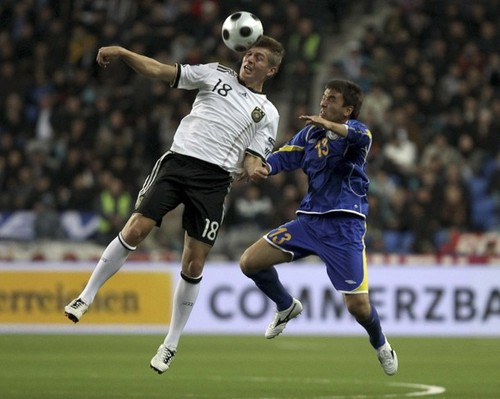 欧洲杯预选赛场上冲突不断,裁判员需保持冷静的简单介绍 欧洲杯预选赛场上冲突不断,裁判员需保持冷静的简单介绍