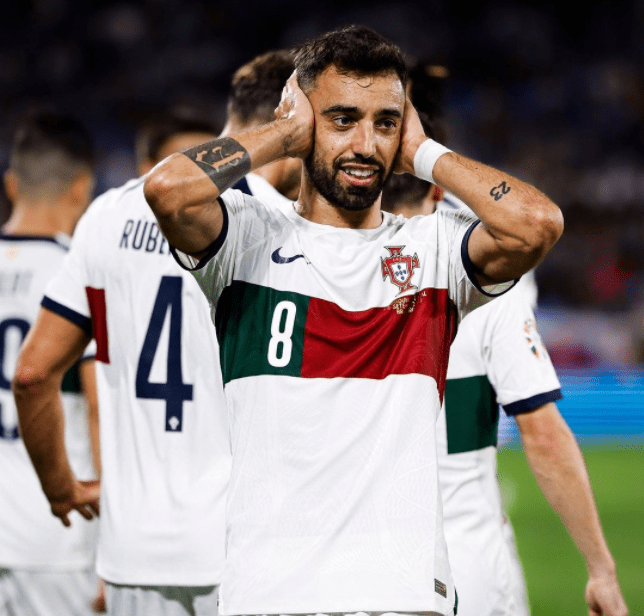 斯洛伐克队错失良机,小组前景渺茫 斯洛伐克队错失良机,小组前景渺茫