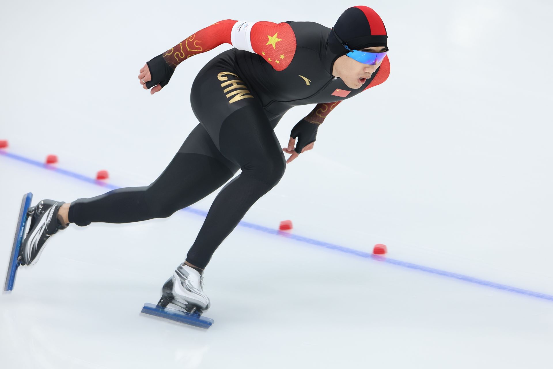 九游官网-南极运动员再次刷新滑冰记录