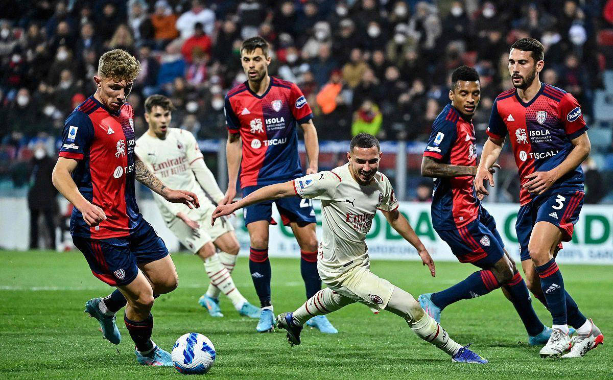 包含弗赖堡主场惨败，陷入保级泥潭前景堪忧的词条