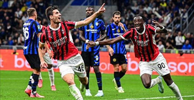 包含米兰德比中AC米兰力克对手国际米兰的词条