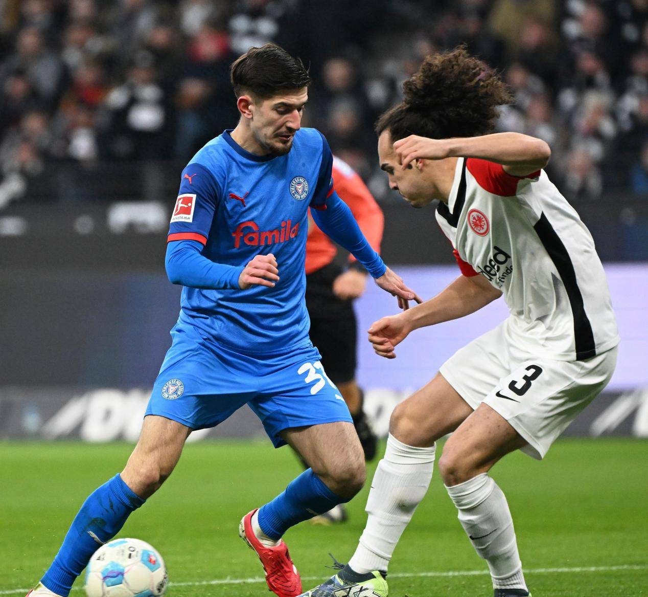 法兰克福主场告捷,德甲赛季表现稳健可靠的简单介绍 法兰克福主场告捷,德甲赛季表现稳健可靠的简单介绍