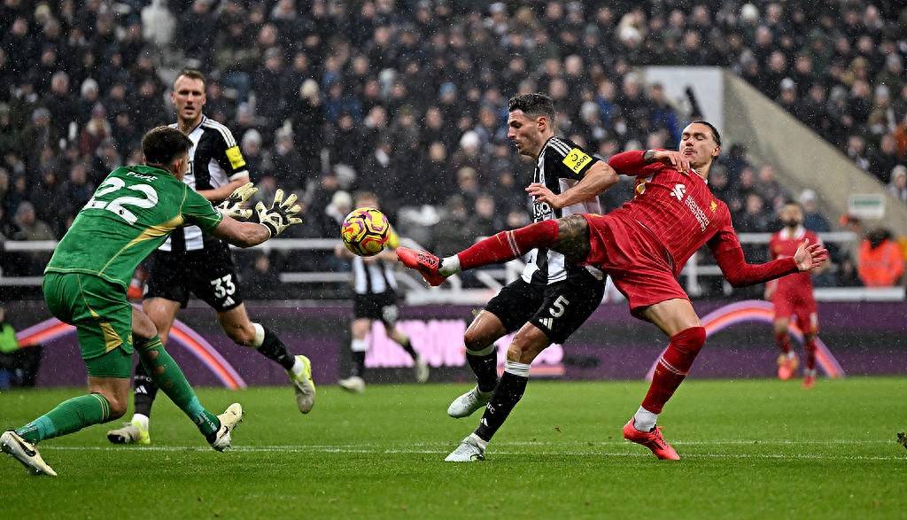 利物浦大将累积黄牌禁赛,球队阵容受损 利物浦大将累积黄牌禁赛,球队阵容受损