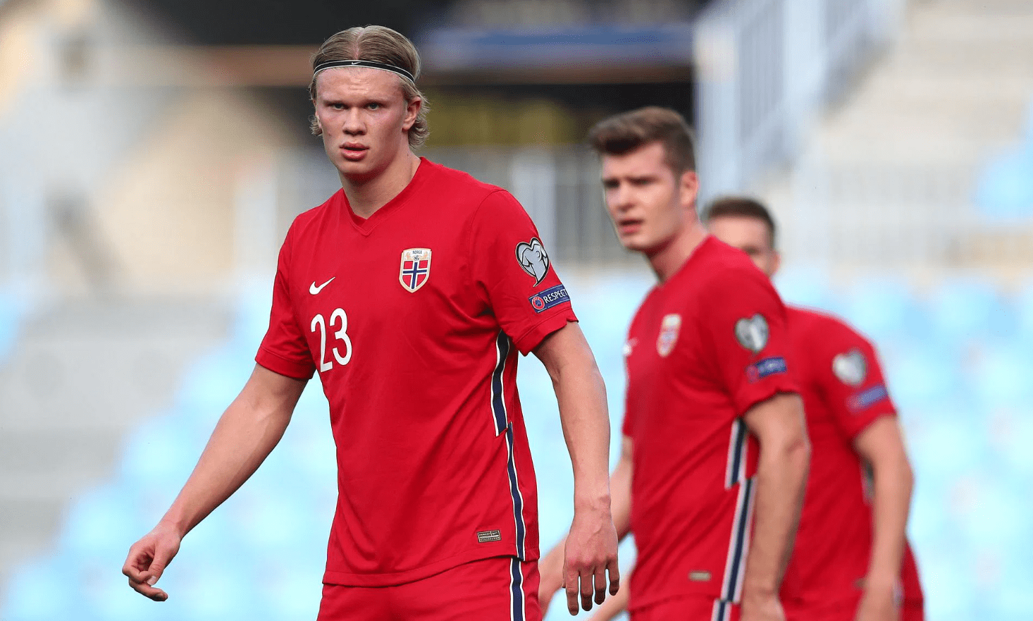 包含塞尔维亚逼平挪威，保住小组头名位置的词条