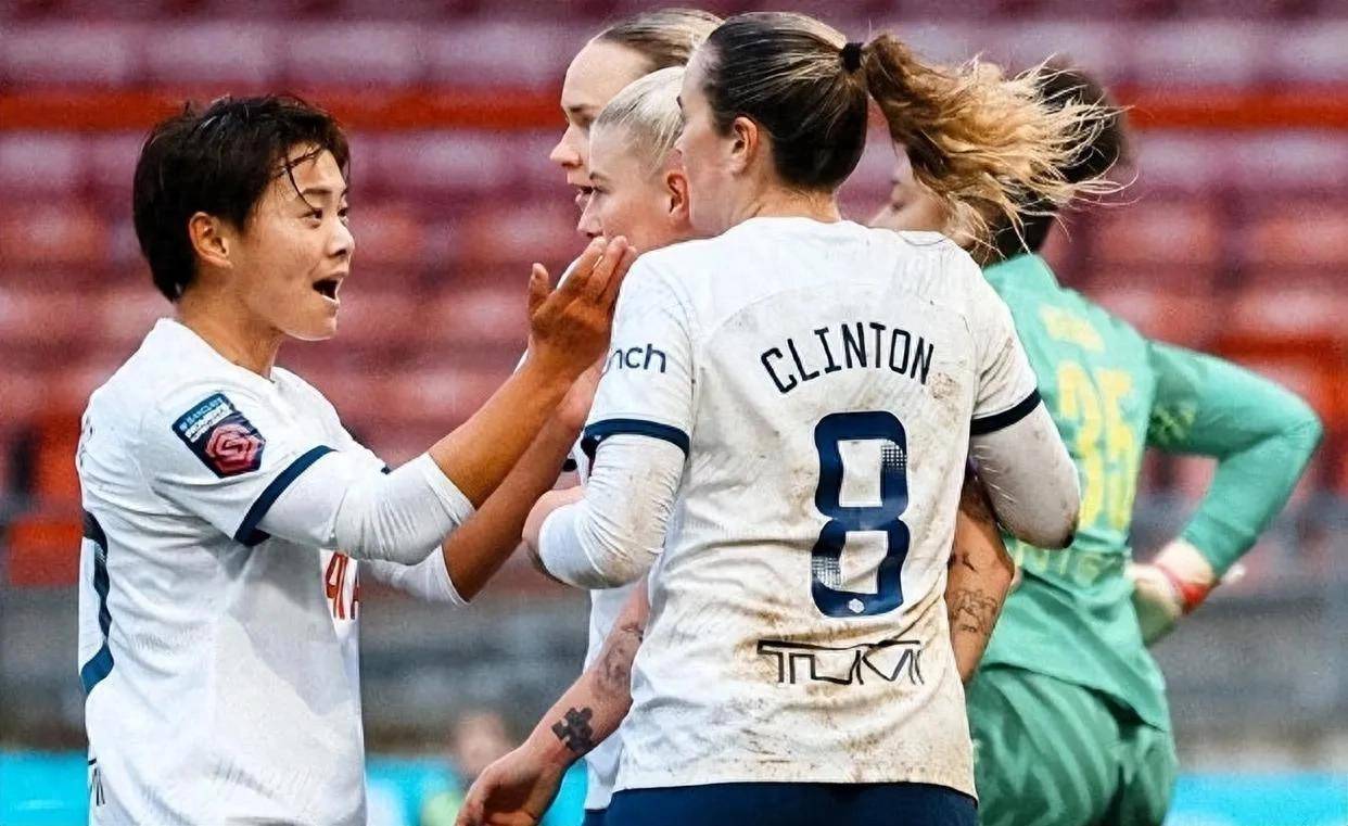 披荆斩棘!中国女足飒爽英姿登峰的简单介绍 披荆斩棘!中国女足飒爽英姿登峰的简单介绍