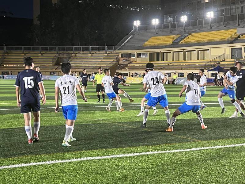 关于热火朝天的足球比赛点燃城市激情的信息