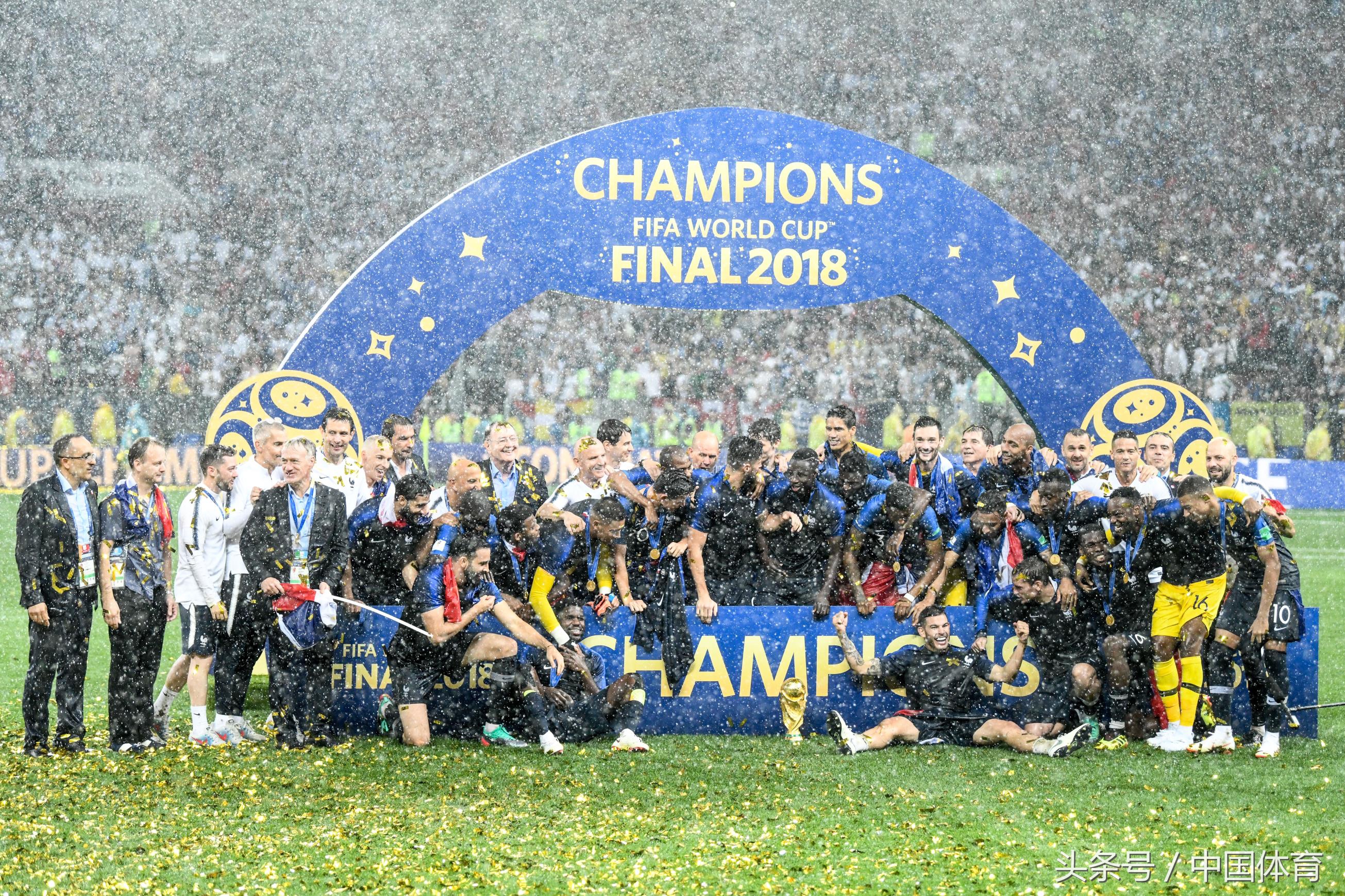 关于俄罗斯足球冠军杯开赛，各队展开激烈角逐的信息