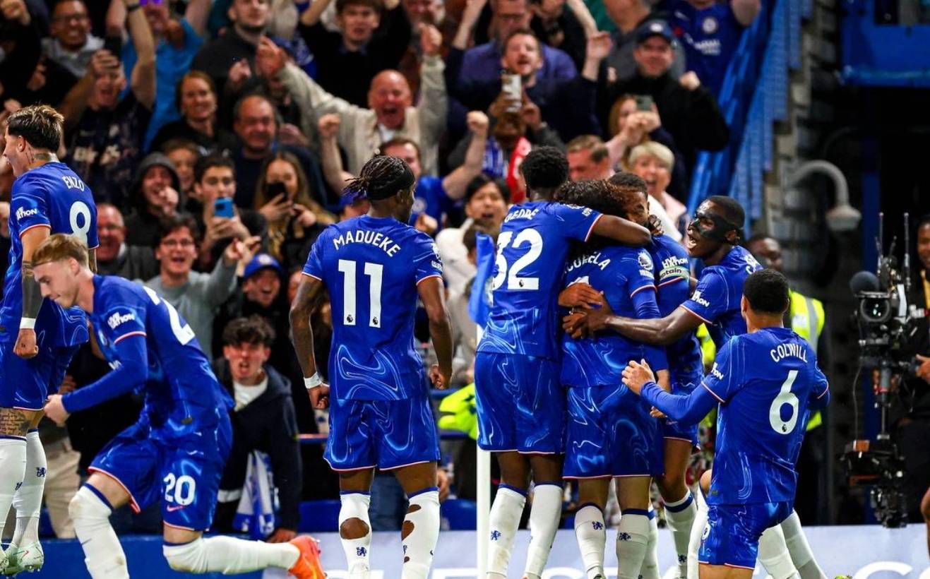 曼联逆袭零封切尔西,破纪录迎胜利 曼联逆袭零封切尔西,破纪录迎胜利