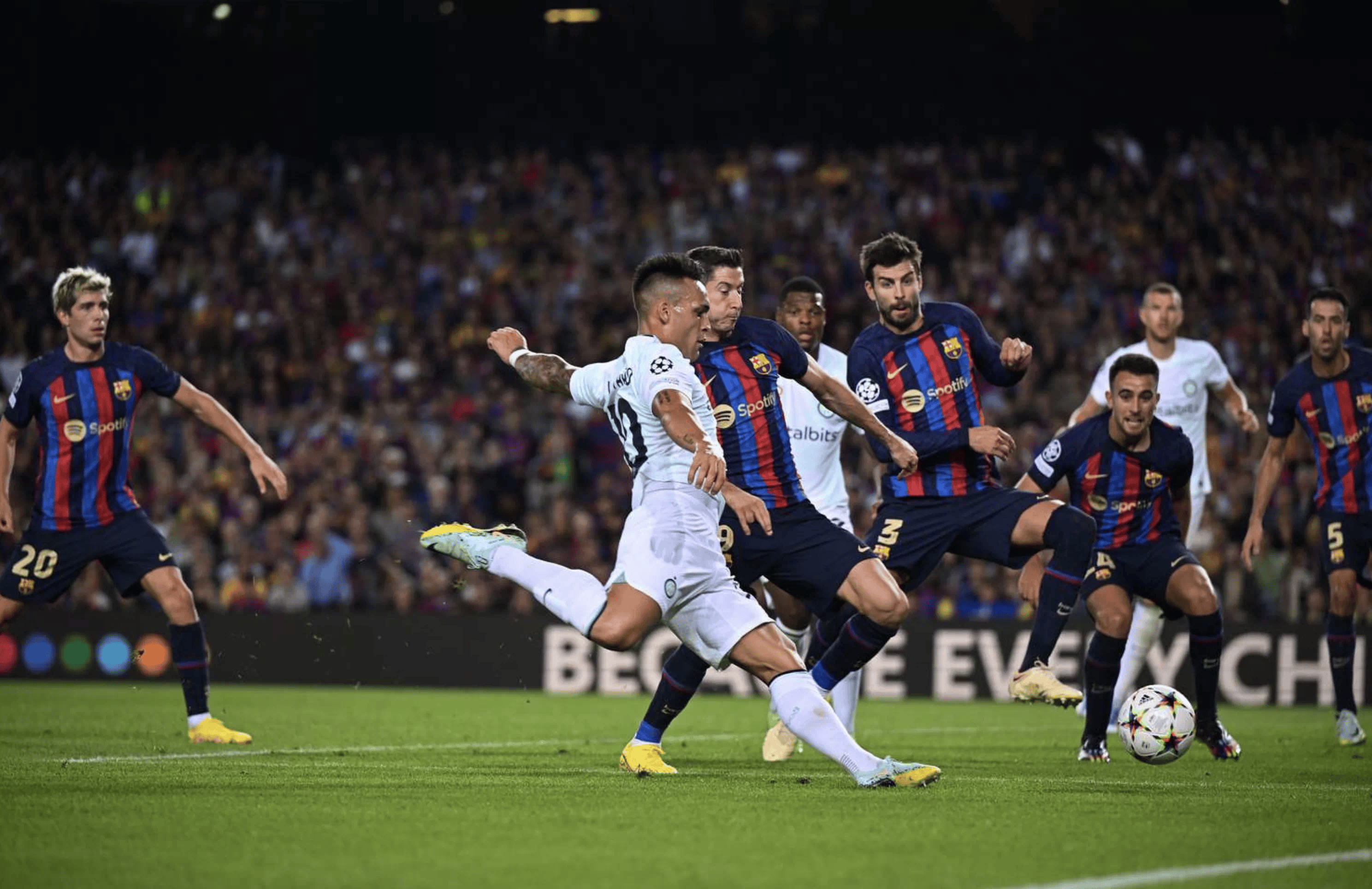 包含阿贾克斯反超,主场保持不败优势继续领跑的词条 包含阿贾克斯反超,主场保持不败优势继续领跑的词条