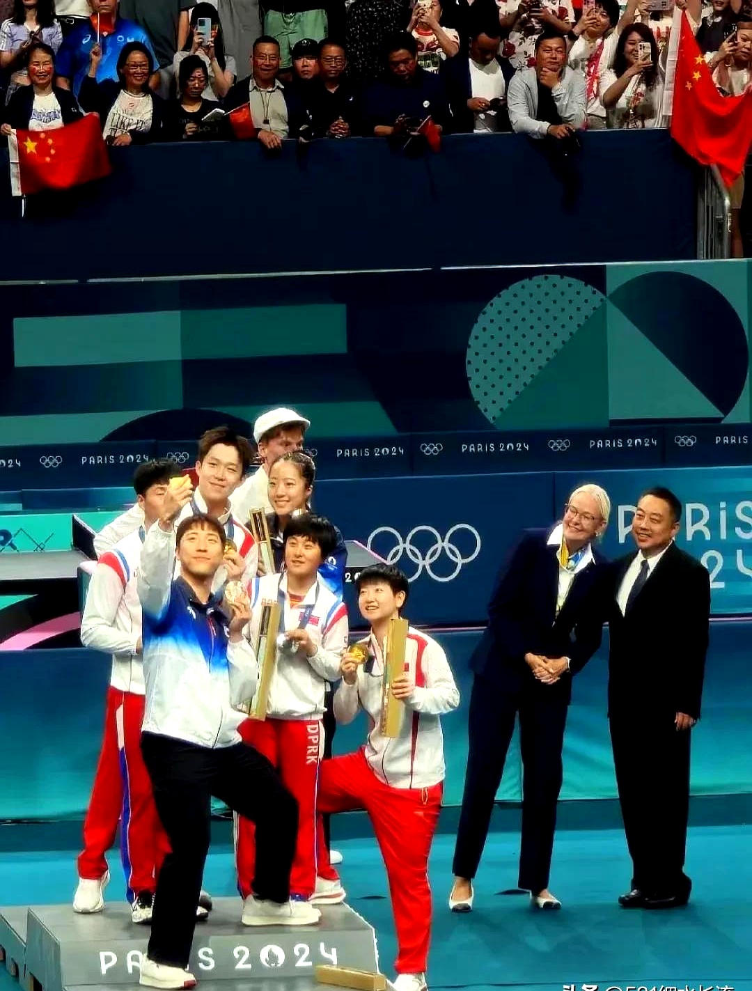 运动员表现超群,登上领奖台 运动员表现超群,登上领奖台