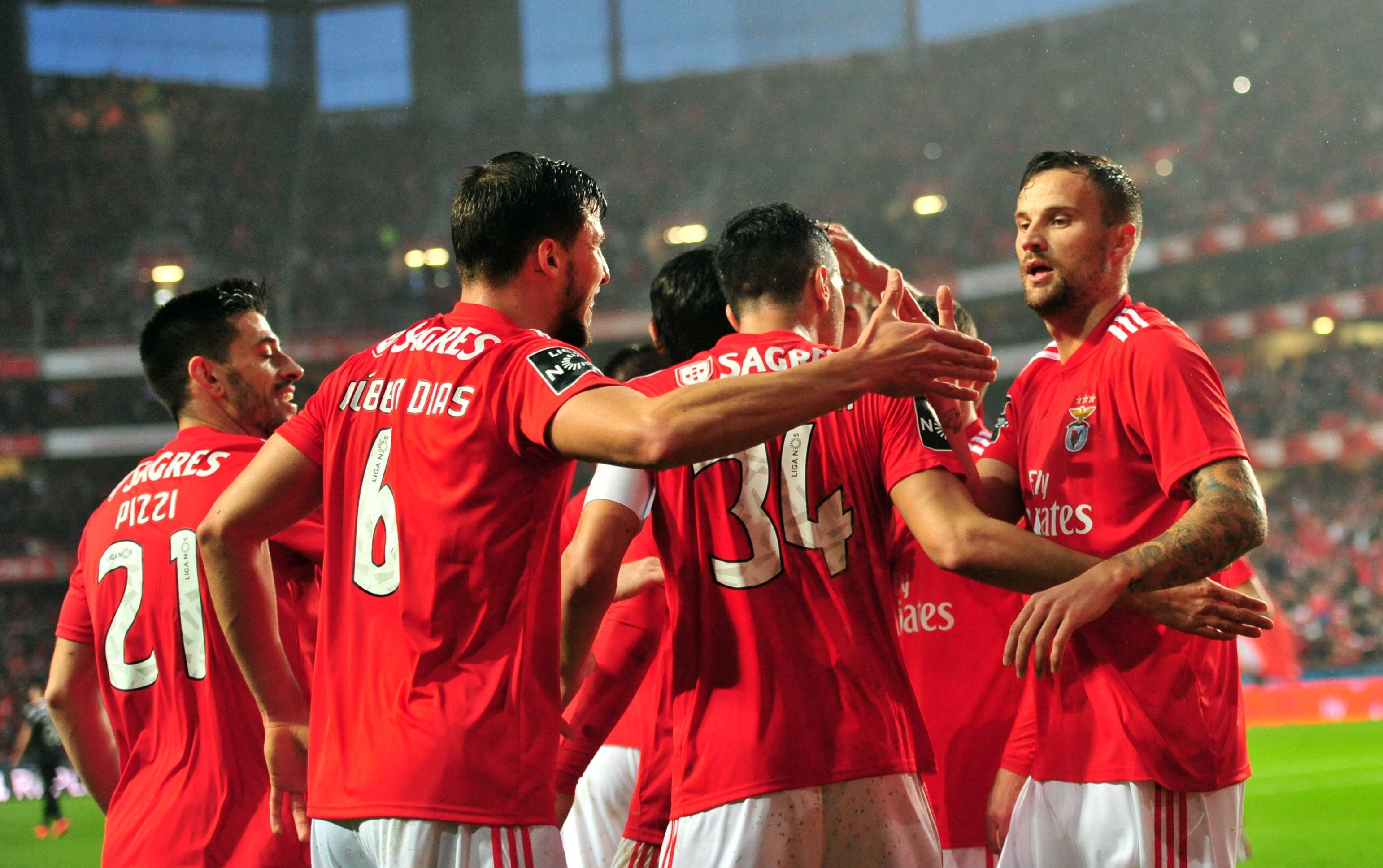 本轮亚洲杯:梅西不敌葡萄牙,争议判罚 本轮亚洲杯:梅西不敌葡萄牙,争议判罚