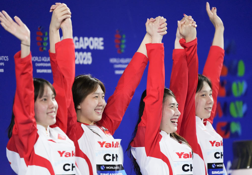 游泳混合泳接力女子决赛选手风采 游泳混合泳接力女子决赛选手风采