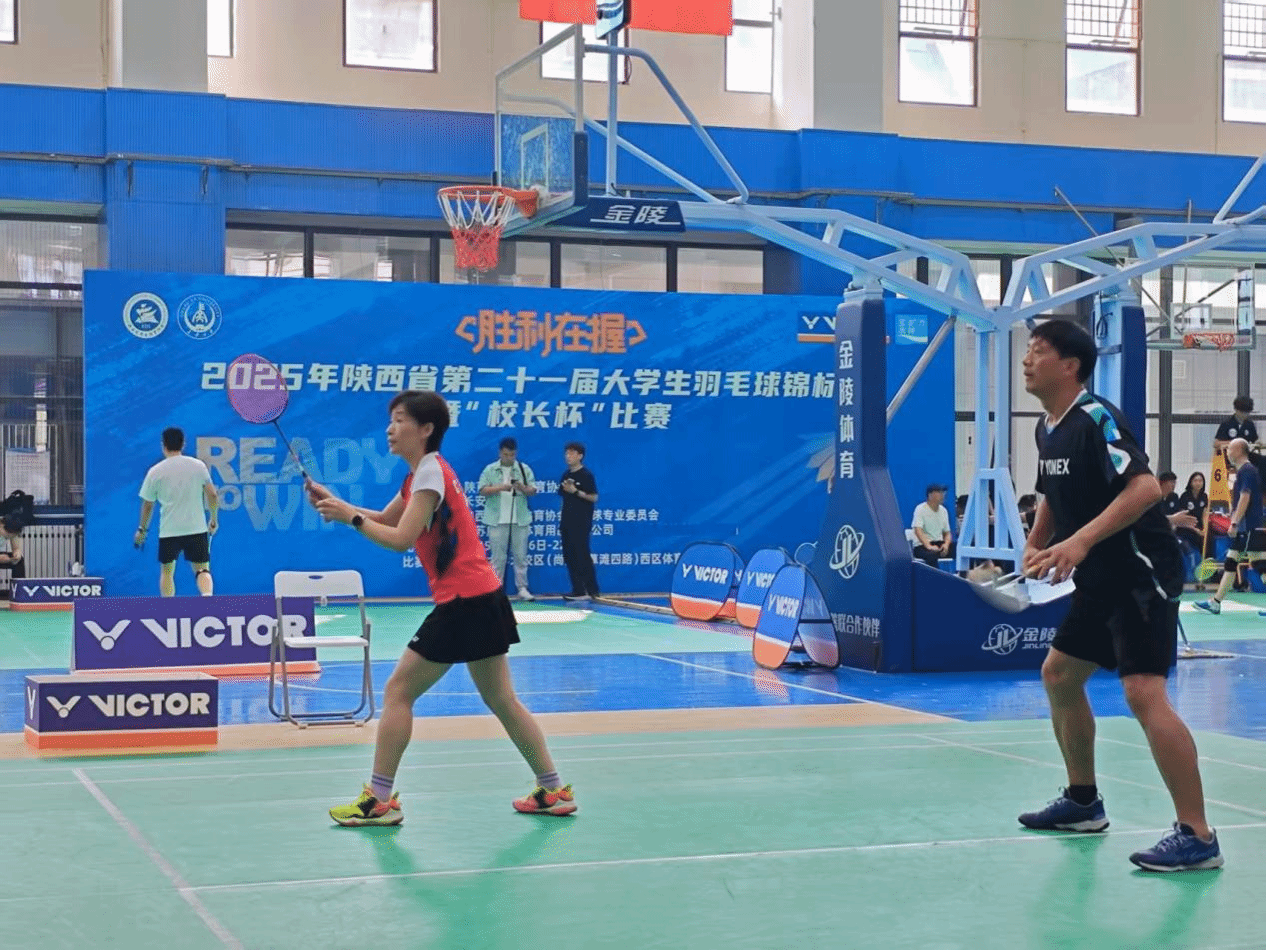 九游娱乐官方-球类比赛中的激烈竞争引人关注