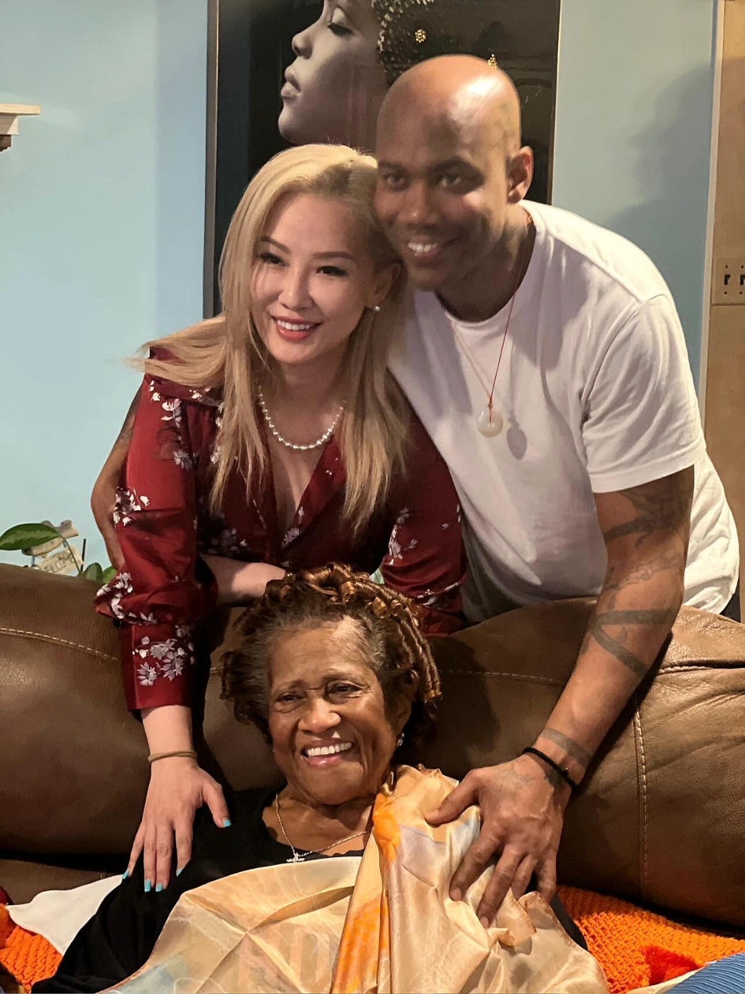 9you娱乐-篮球明星与国内歌手开展慈善活动