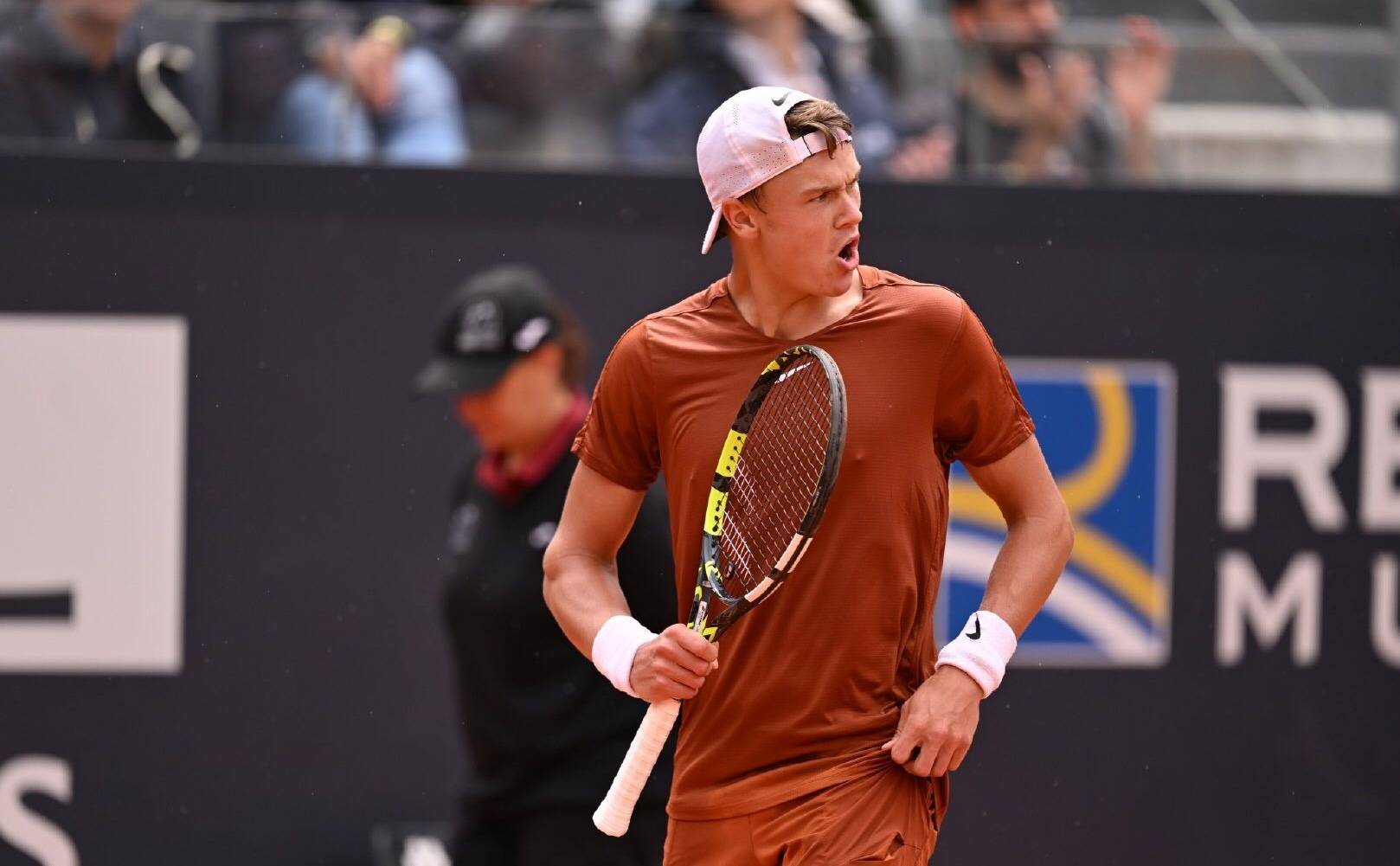 关于西班牙网球队横扫欧洲网球队，穆雷关键制胜的信息