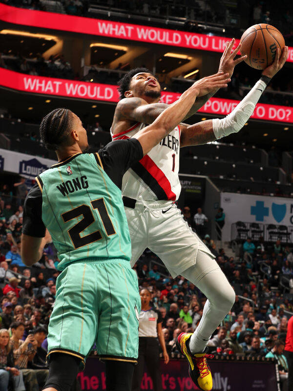 开拓者大胜黄蜂再次升至榜首 开拓者大胜黄蜂再次升至榜首