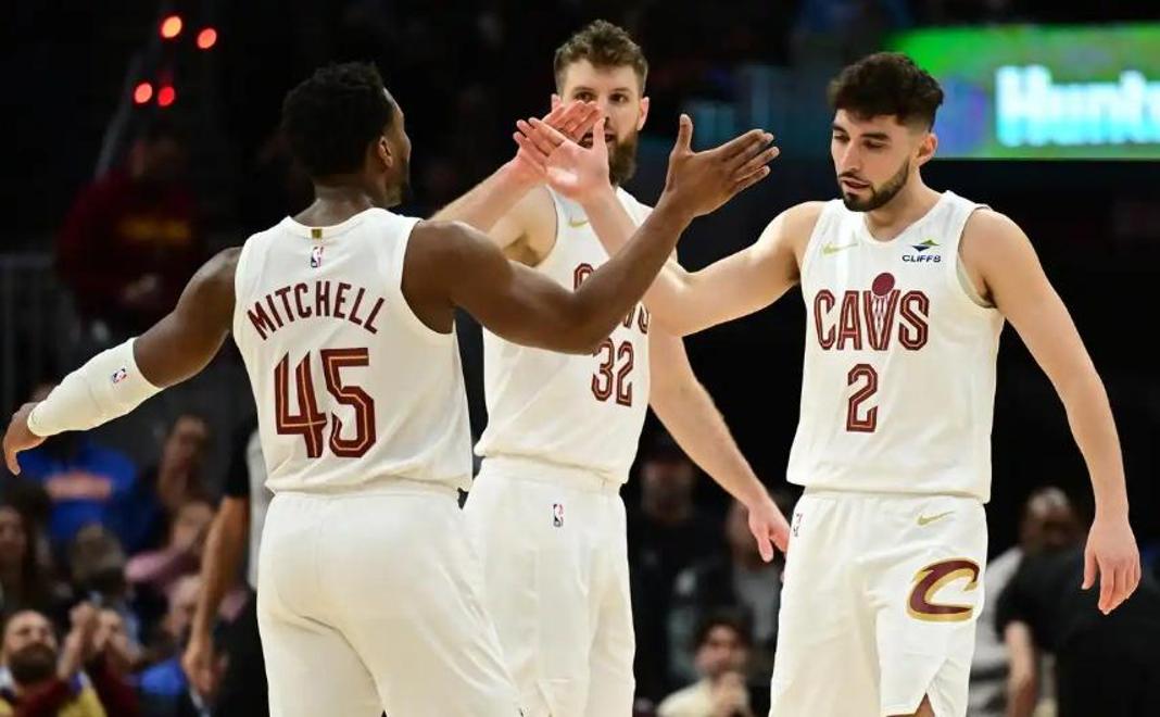 九游体育APP下载-包含雄鹿强势公牛，米切尔一己之力扛起全队的词条