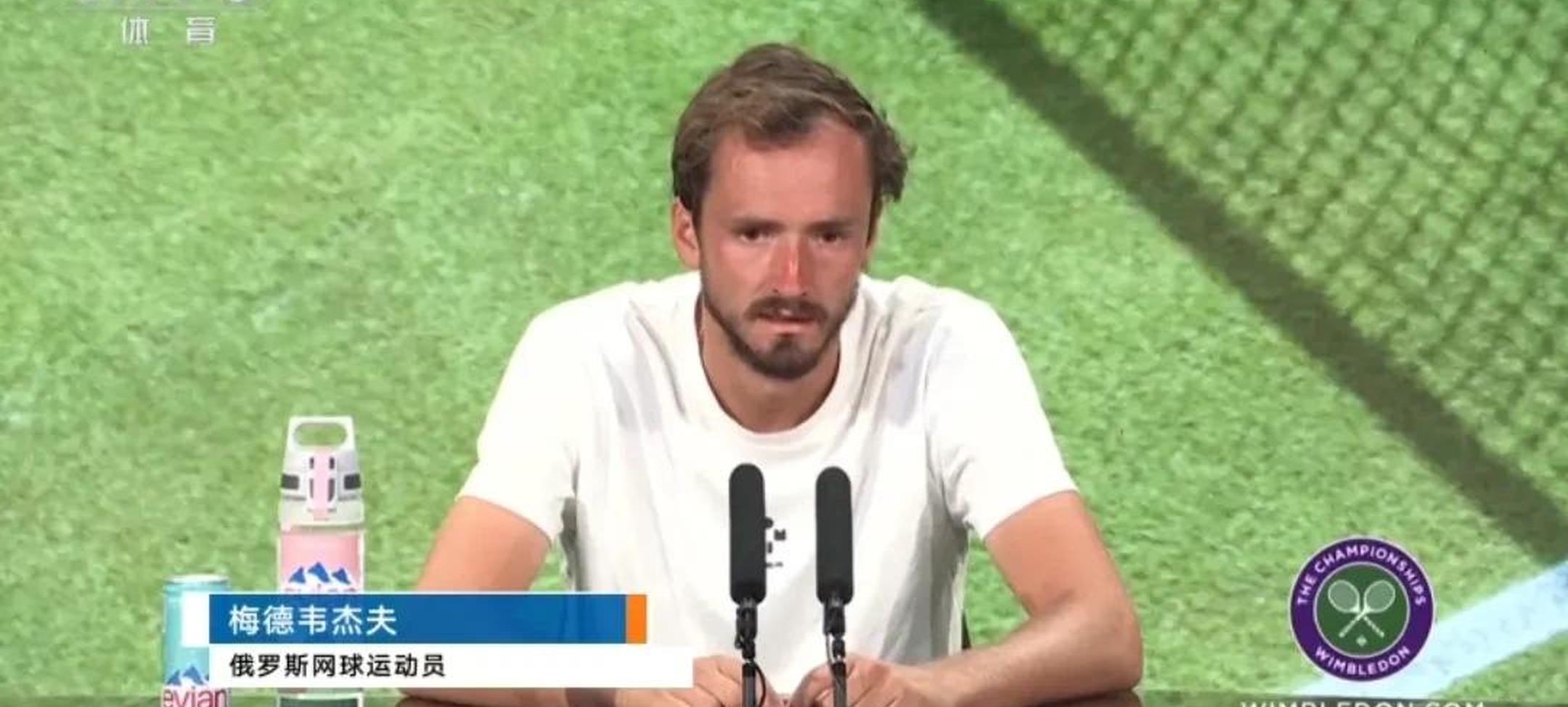关于温网逆转美网,梅德韦杰夫惊艳四座的信息 关于温网逆转美网,梅德韦杰夫惊艳四座的信息