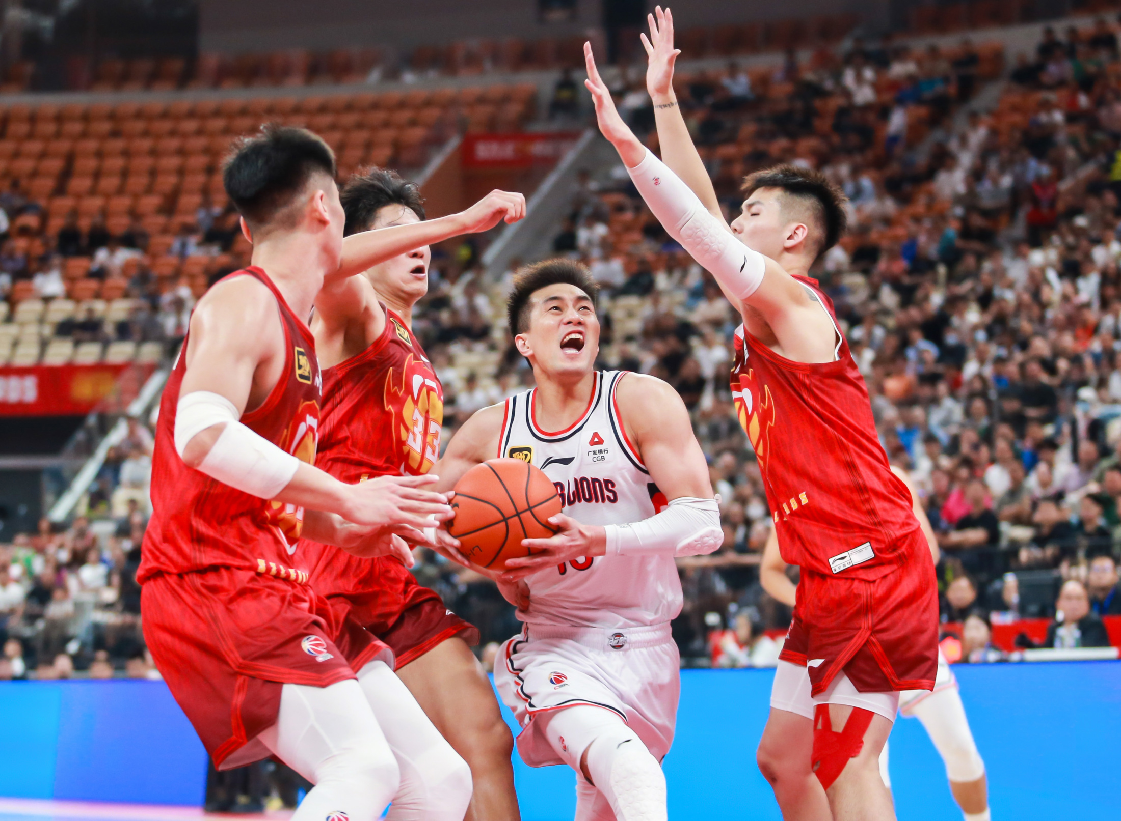 广州队完胜热火,陶汉林关键制胜 广州队完胜热火,陶汉林关键制胜