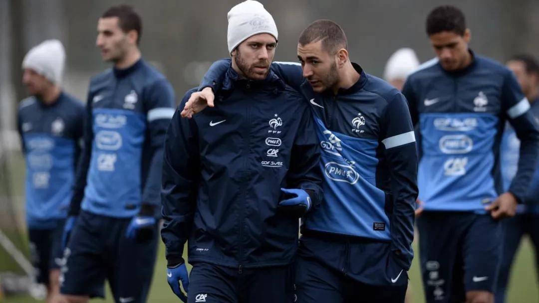 九游娱乐网页-美国完胜AC米兰，本泽马统治全场